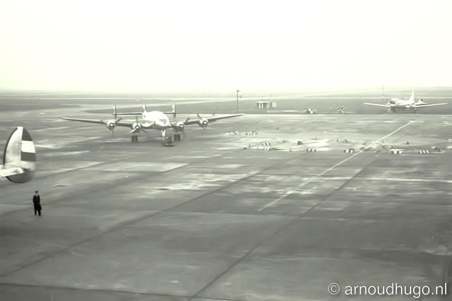 1957 Schiphol -oost- platform